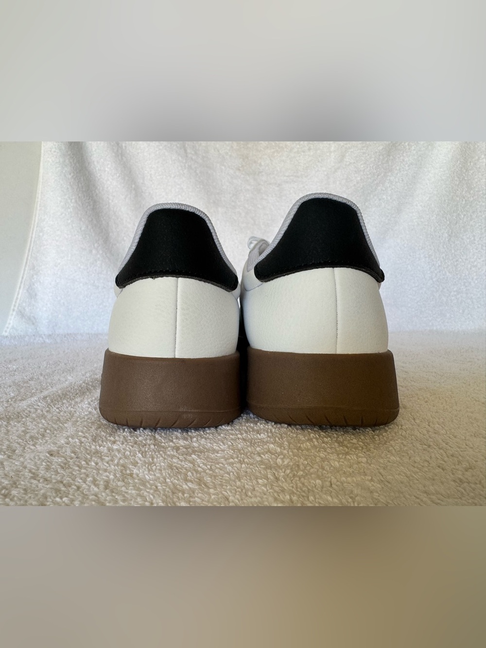 Adidas Barreda Shoes, Unisex. - Picture 5 of 9